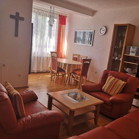 Apartments Galic אומיס מראה חיצוני תמונה