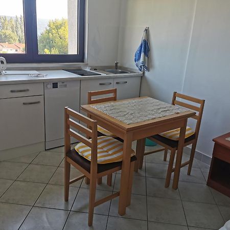 Apartments Galic אומיס מראה חיצוני תמונה