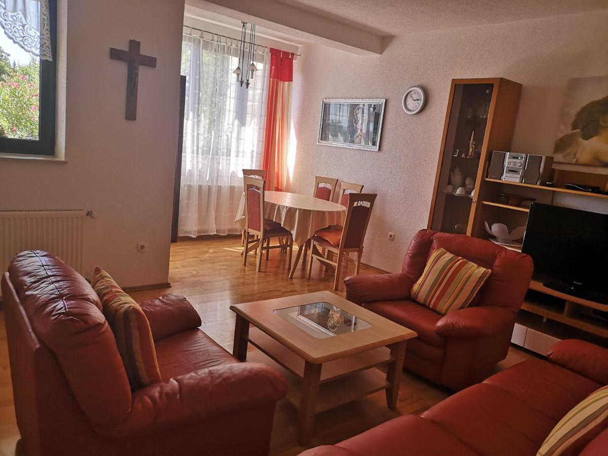 Apartments Galic אומיס מראה חיצוני תמונה