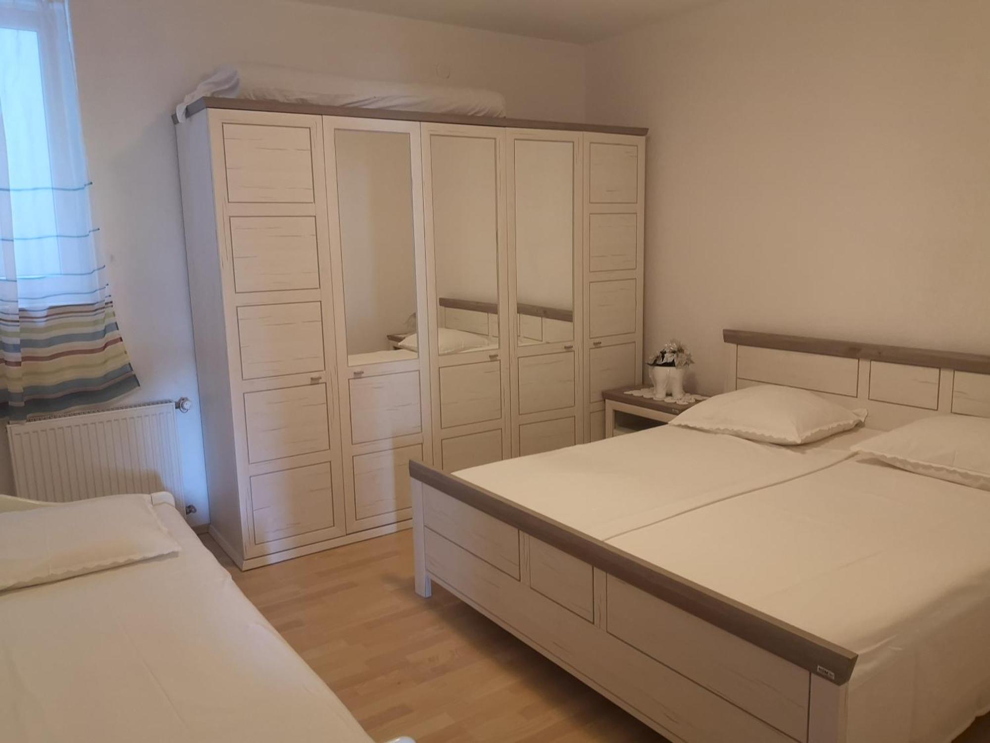 Apartments Galic אומיס חדר תמונה