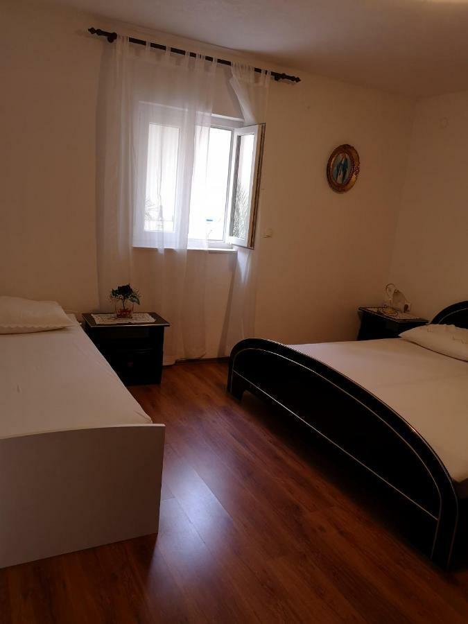 Apartments Galic אומיס מראה חיצוני תמונה